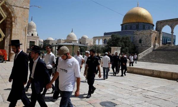 270 مستوطنًا يقتحمون باحات المسجد الأقصى بحماية شرطة الاحتلال الإسرائيلي