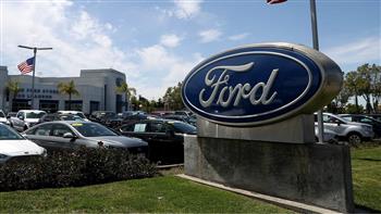   "فورد" تعلن تقسيم أعمالها بصناعة السيارات إلى كيانين مستقلين