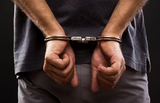 القبض على مسجل قام بالسطو المسلح علي أسرة بالمحلة وصعقهم كهربائيًا