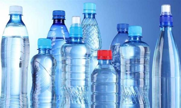 فى عيد الأم.. خطورة شرب الحامل للمياه فى زجاجات بلاستيك