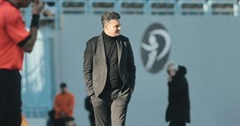 إيهاب جلال يطالب لاعبى بيراميدز بغلق صفحة أهلى طرابلس 