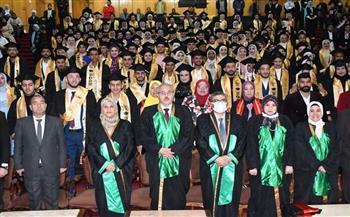 «مندور» يشهد حفل تخريج ١١٩ طالب وطالبة بتمريض جامعة القناة