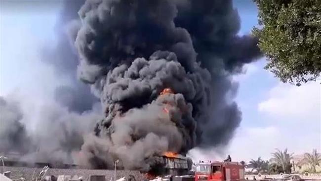 مصرع وإصابة شخصين في حريق مصنع مستحضرات تجميل بالخصوص