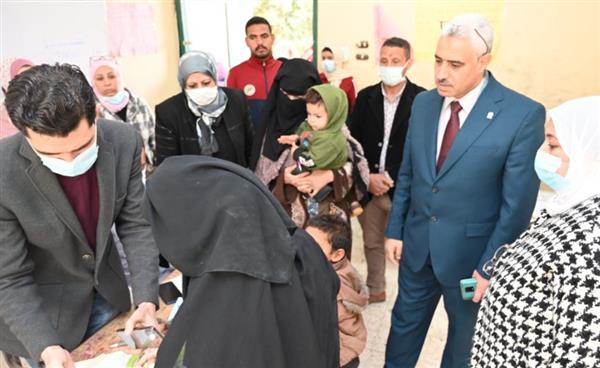 جامعة الفيوم تنظم قافلة شاملة بقرية المحمودية بمركز إطسا