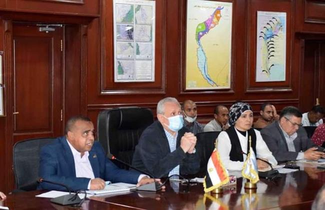 محافظ الأقصر يبحث الموقف التنفيذي لمشروعات «حياة كريمة» مع المسؤولين