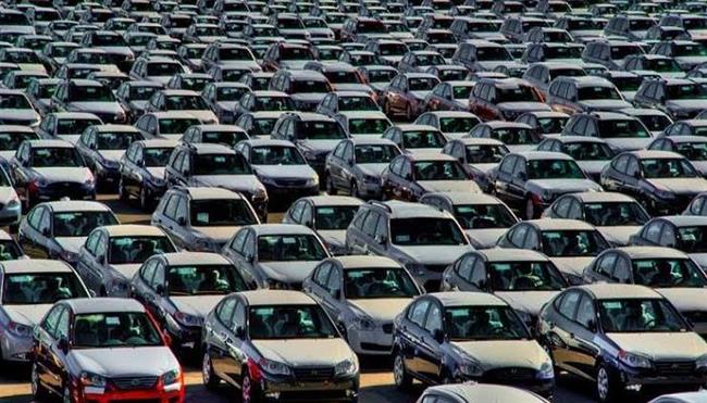 بعد ارتفاع الدولار.. إيقاف بيع السيارات حتى وضع الأسعار الجديدة