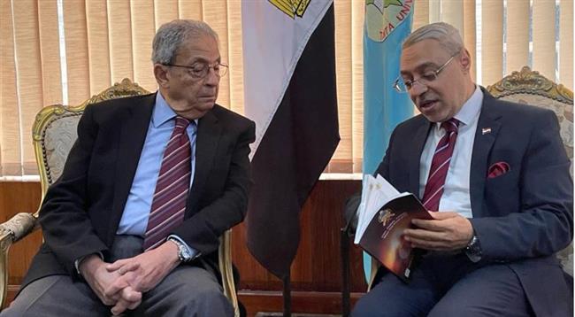 محمود ذكى يستقبل عمرو موسى بجامعة طنطا 