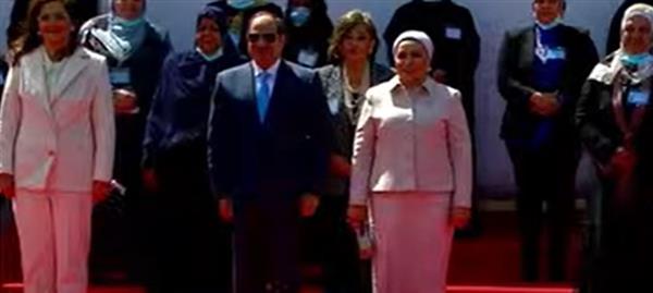 الرئيس السيسي يصل إلى مقر حفل تكريم المرأة المصرية
