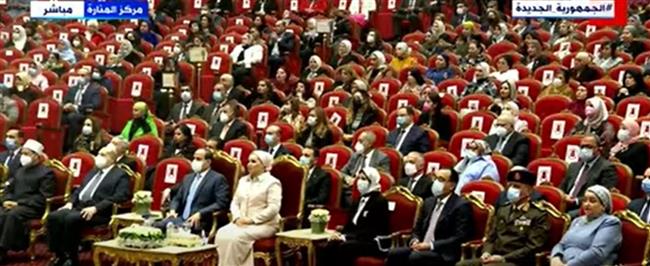 السيسي يشاهد فيلما تسجيليا عن تمكين المرأة المصرية سياسا واقتصاديا واجتماعيا