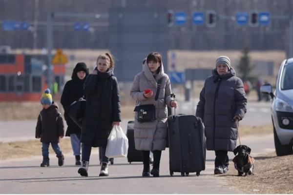 روسيا: وصول 385 ألف لاجئ من دونباس إلى البلاد منذ بداية التصعيد