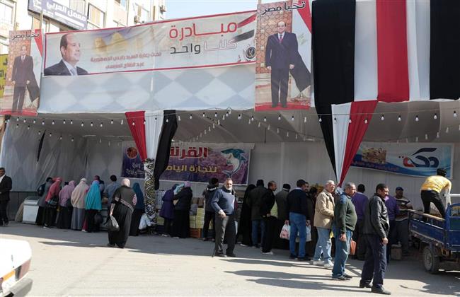 توافد المواطنين على معارض «أهلاً رمضان» و«كُلنا واحد» لبيع السلع ببنى سويف