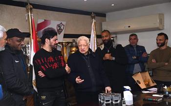مرتضى منصور: عمرو زكى علامة فارقة فى الزمالك والكرة المصرية 