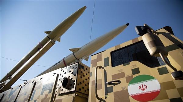إيران تعرض أسلحتها في معرض دفاعي بقطر