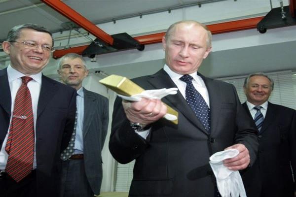 جونسون: قد نفرض ضغوطًا على احتياطيات بوتين من الذهب
