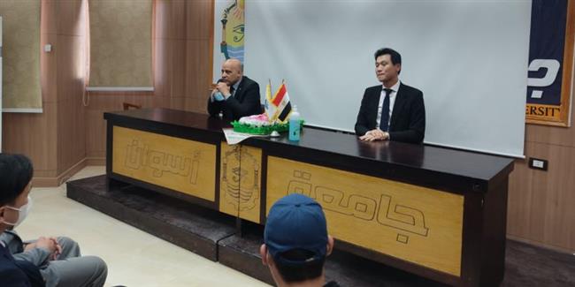 رئيس جامعة أسوان يستقبل سفير كوريا الجنوبية في إطار التعاون بين الجانبين