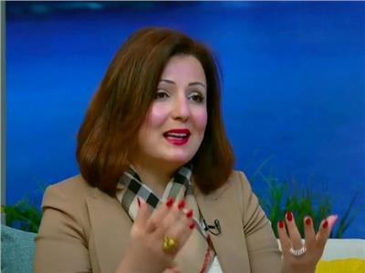 خبيرة إتيكيت: حديث الرئيس عن المرأة مثال يحتذى به