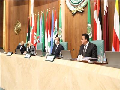 «عبد الغفار» يؤكد أهمية توحيد الجهود العربية لتحقيق الاكتفاء الذاتي من لقاحات كورونا
