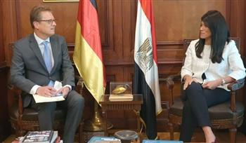   وزيرة التعاون الدولي تلتقي السفير الألماني بالقاهرة 