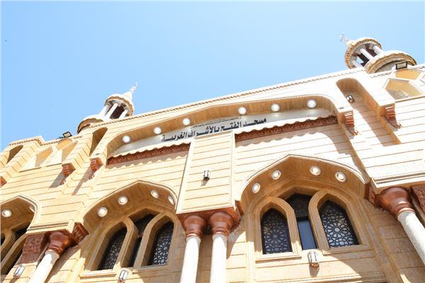 محافظ قنا يفتتح أعمال إحلال وتجديد مسجد الفتح بقرية الأشراف الغربية 