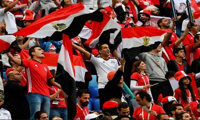مصر والسنغال .. العلم من 10 لـ 40 جنيهًا.. والباعة: «دا الموسم بتاعنا»