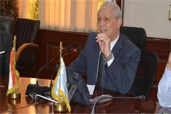 محافظ الأقصر يستعرض مشروعات الطرق والكباري أمام لجنة النقل والمواصلات بالنواب