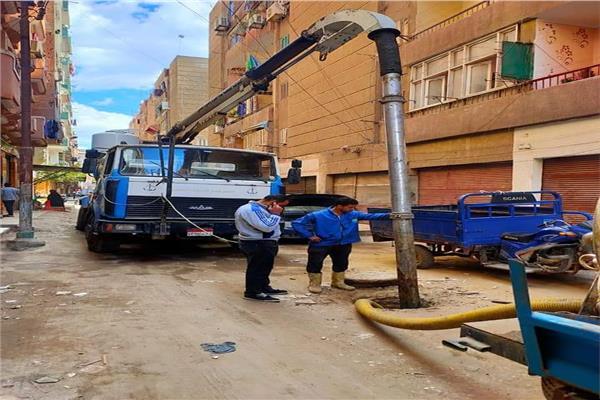 مياه المنوفية: استكمال الخطة الدورية لتطهير خطوط ومطابق وغرف الصرف الصحي