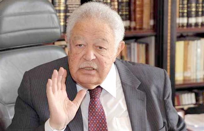 فقدنا رجلا عظيما.. يسرا تنعي نقيب المحامين رجائي عطية