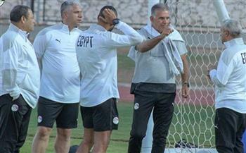 كواليس اجتماع كيروش مع معاونيه قبل المران الصباحى للمنتخب 