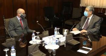   وزير الكهرباء يبحث مع وزيرة الطاقة القبرصية مشروع الربط الكهربائي بين البلدين