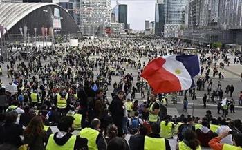   "السترات الصفراء" يتظاهرون في باريس احتجاجًا على ارتفاع الأسعار 
