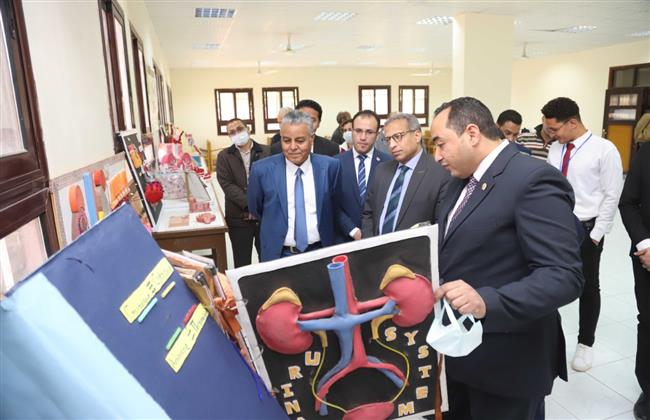 رئيس جامعة جنوب الوادى يفتتح المؤتمر العلمى الطلابى الرابع بكلية الطب البيطرى