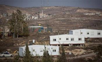   مستوطنون إسرائيليون ينصبون بيوتا متنقلة جنوب محافظة نابلس