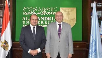 القنصل السعودى يبحث مع عميد تجارة الإسكندرية أوضاع الطلبة السعوديين بالكلية