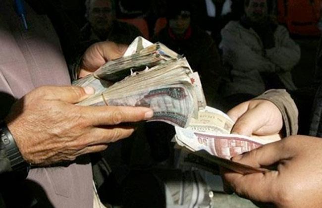 إحالة 3 موظفين بحى الزيتون للجنايات طلبوا رشوة لمنع إزالة طوابق مخالفة