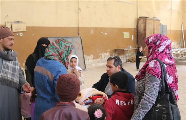 مناظرة 577 حالة مرضية بقافلة جامعة جنوب الوادي الى نجع القاضي بقنا