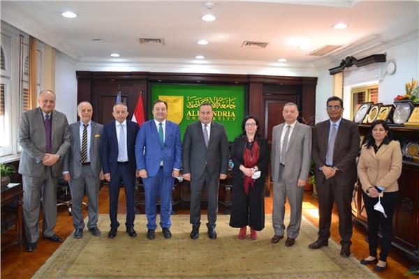 رئيس جامعة الإسكندرية يلتقى والمستشار العلمى لسفارة ألمانيا بالقاهرة 