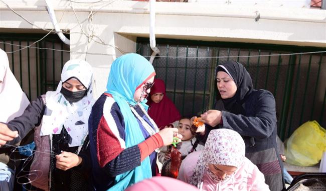 ٧٠ متدرب بالورش التعليمية بجامعة سوهاج علي هامش كامب الحرف
