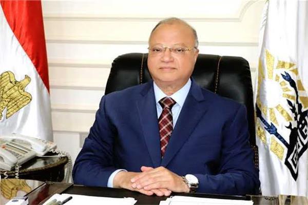 محافظ القاهرة يؤكد توافر السلع الغذائية بالمنافذ والمعارض الثابتة والمتحركة