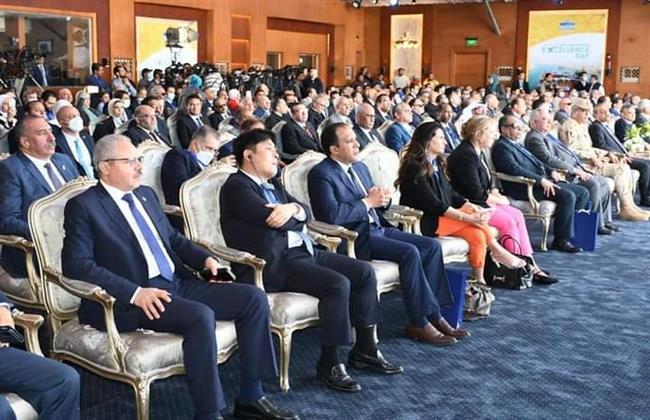 رئيس جامعة القناة يشارك بالإحتفال بمرور عام على تعويم السفينة «إيفرجيفين»