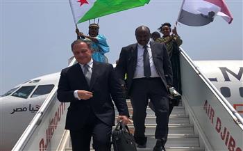   مساعد وزير الخارجية يصل إلى جيبوتي على متن أولى رحلات الطيران المباشر بين البلدين