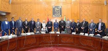 محافظ الإسماعيلية يهنئ مجلس إدارة نقابة المهندسين الفرعية الجديد