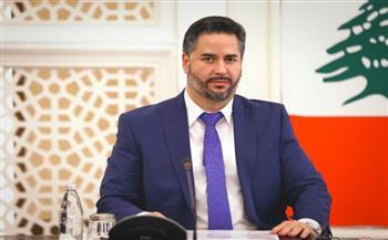 وزير الاقتصاد اللبناني يحذر التجار من رفع الأسعار ويدعو المواطنين لعدم الهلع