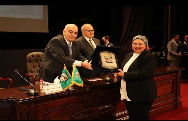 هيئة قضايا الدولة وجامعة القاهرة تكرمان الدكتورة فاديا كيوان