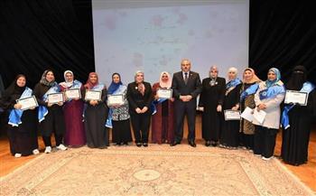 رئيس جامعة قناة السويس يكرم الأمهات المثاليات للعام ٢٠٢٢