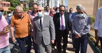 محافظ بورسعيد يستقبل قافلة مبادرة «حياة كريمة»