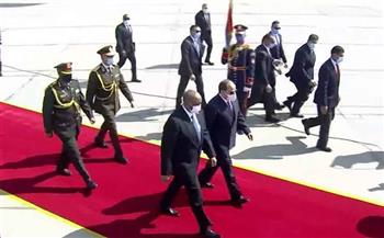   الرئيس السيسى يستقبل رئيس مجلس السيادة الانتقالى السودانى بمطار القاهرة