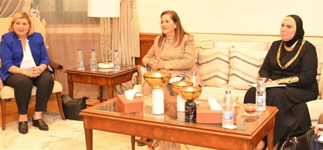 وزيرتا التخطيط والتجارة  تبحثان مع وزيرة الاقتصاد الإسرائيلية سبل تعزيز التعاون التجارى 
