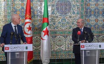   الرئيس التونسي يبحث مع نظيره الجزائري العلاقات الثنائية بين البلدين