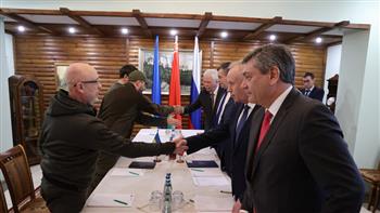   موسكو وكييف تتفقان على إقامة ممرات إنسانية لإجلاء المدنيين من مناطق النزاع بأوكرانيا