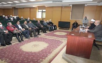   وزير الأوقاف في حضور المحافظ يعقد لقاءً مع أئمة ودعاة بني سويف